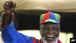 ARQUIVO - Sam Nujoma, presidente do partido Swapo.