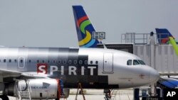 Un avión de Spirit Airlines en la pista del Aeropuerto Internacional de Fort Lauderdale, Florida.
