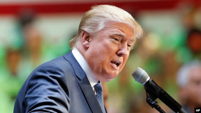 El candidato republicano a la nominación presidencial Donald Trump ha sido criticado ampliamente por su plan de prohibir el ingreso de musulmanes a EE.UU.