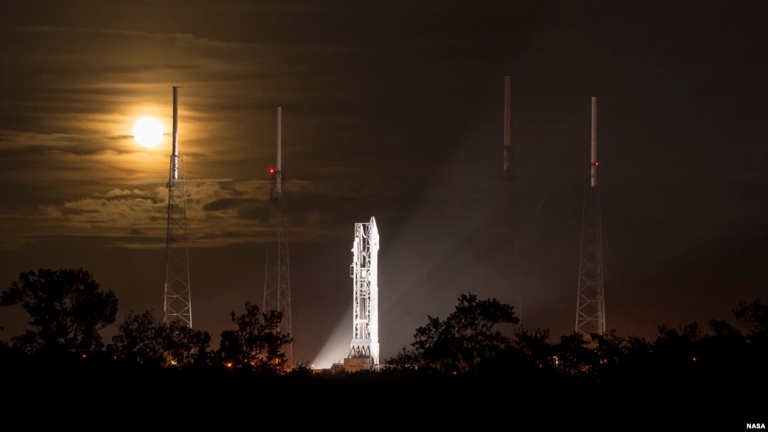 Raketa Atlas V sa NASA-inom svemirskom letelicom za ispitivanje atmosfere Marsa Maven u Kejp Kanaveralu.