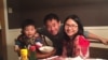 تصویری از آقای وانگ و خانواده اش، پیش از سفر او به ایران