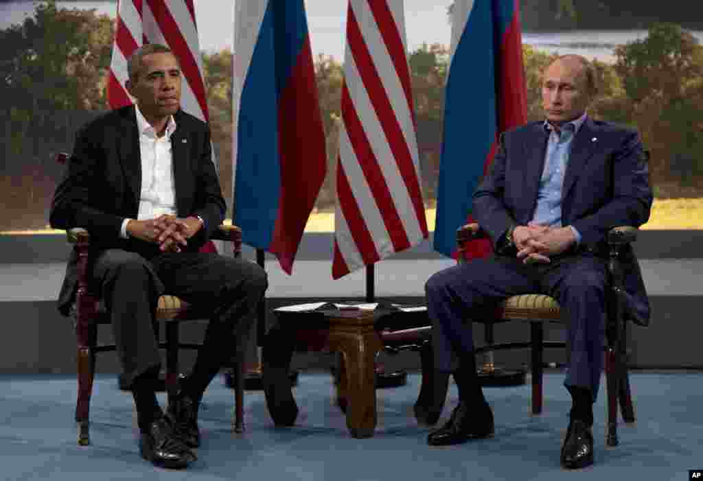 Junio. La fría distancia entre Obama y Putin es captada en la Cumbre de Irlanda.