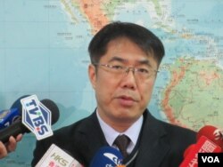 台湾在野党民进党立委黄伟哲（美国之音张永泰拍摄）