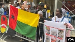 Guineenses durante o protesto em Nova Iorque.