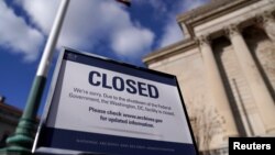 U Vašingtonu je zatvoren i Nacionalni arhiv