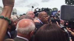 Congressman John Lewis Leads Supporters in Singing 'We Shall Overcome'