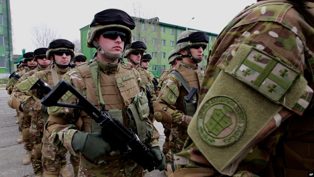 Перед отправкой грузинских военнослужащих в Афганистан. Тбилиси. Архивное фото.