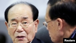 Ông Kim Yong Nam, Chủ tịch nước Triều Tiên, một chức vụ chỉ có tính cách nghi lễ.