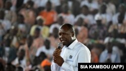 Albert Toikeusse Mabri, président de l'Union pour la démocratie et la paix en Côte d'Ivoire (UDPCI) lors d'un congrès extraordinaire du Rassemblement des républicains, le 5 mai 2018 à Abidjan. (Photo by SIA KAMBOU / AFP)