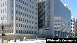 Kantor pusat Bank Dunia di Washington DC (foto: dok). Bank Dunia meramalkan pertumbuhan ekonomi global 3,2 persen tahun ini. 