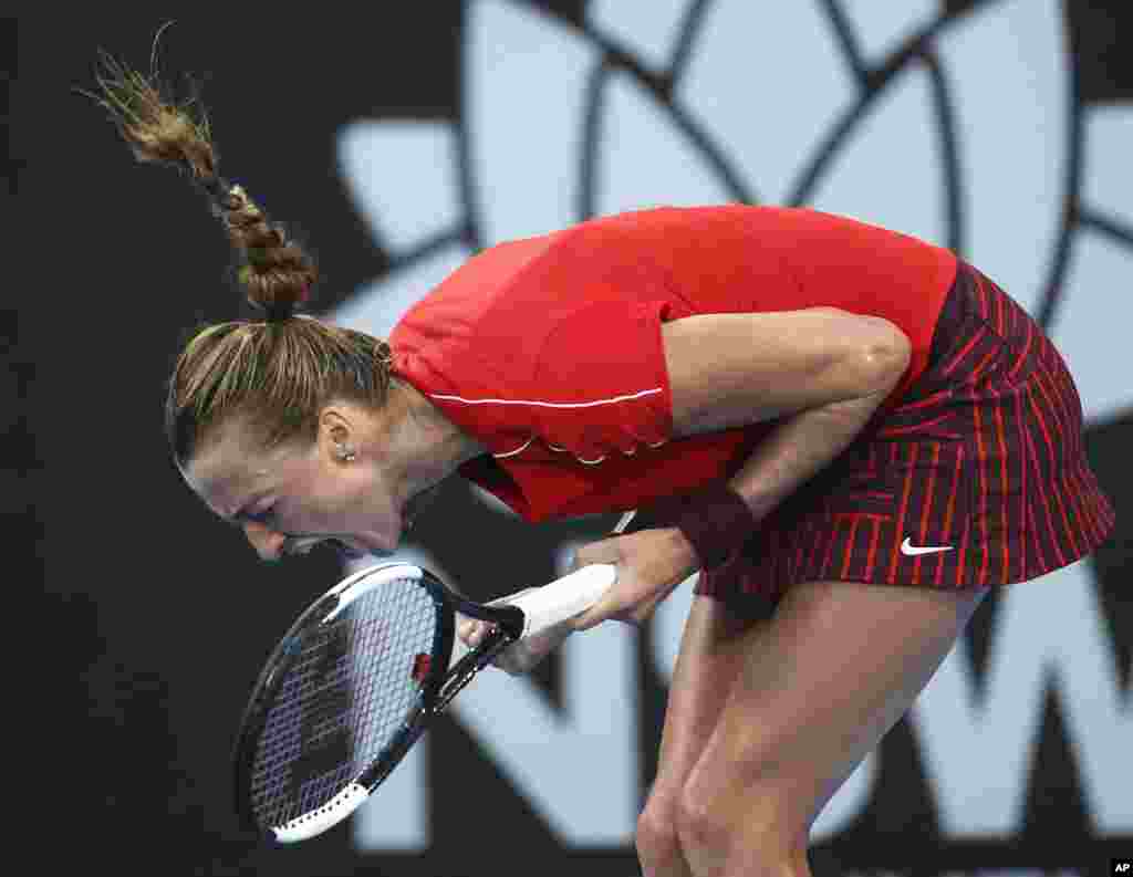 &laquo;پترا کویتووا&raquo; تنیس باز حرفه ای اهل جمهوری چک که توانست رقیب استرالیایی خود را شکست بدهد، خوشحالی می کند.