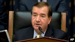 Dân biểu Ed Royce, Chủ tịch Ủy ban Đối ngoại Hạ viện và nhà bảo trợ chính của dự luật, nói rằng cải cách BBG là cần thiết để "thêm nhiều ngân sách của cơ quan có thể được chi vào việc phản tuyên truyền của nước ngoài 