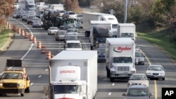 Los camioneros amenazan con congestionar este fin de semana el anillo periférico conocido como I495 que rodea a Washington.