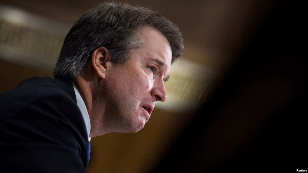 Thẩm phán Brett Kavanaugh, người được đề cử vào Tòa án Tối cao, bị cáo buộc tấn công tình dục Christine Blasey Ford trong trạng thái say xỉn khi hai người còn là thiếu niên vào đầu những năm 1980.