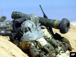 Rudal anti-tank Javelin menjadi salah satu simbol perlawanan Ukraina terhadap invasi Rusia (foto: ilustrasi).