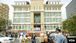 FILE: Front View of the Phnom Penh Municipal Court on January 16, 2020. (Malis Tum/VOA Khmer)