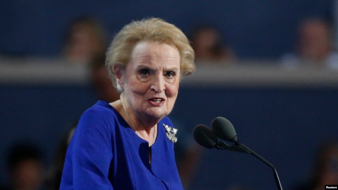 Mantan Menteri Luar Negeri AS Madeline Albright berbicara di Konvensi Nasional Demokrat di Philadelphia, Pennsylvania, AS 26 Juli 2016. (Foto: Reuters/Lucy Nicholson)
