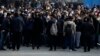 Para demonstran anti-pemerintah mengikuti demo memprotes kelambanan pemerintah mengakui penembakan tak sengaja pesawat Ukraina pekan lalu, di kampus Universitas Teheran, di Teheran, Iran, Selasa, 14 Januari 2020. 