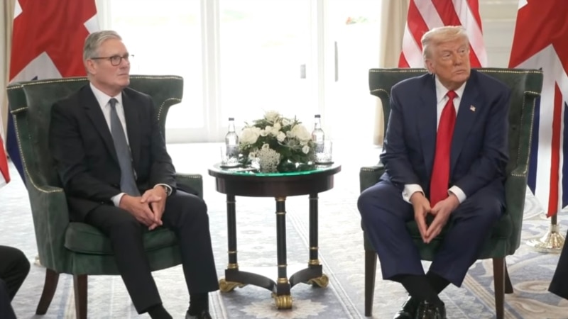 گزارش‌ها: بریتانیا یک کشتی آبی-خاکی را برای مین‌روبی در تنگه هرمز اعزام می‌کند