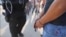 密西西比州食品加工廠被捕無證移民以人道主義理由被釋放
