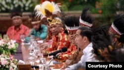 Presiden Jokowi saat menerima 61 tokoh Papua dan Papua Barat di Istana Merdeka, Jakarta, 10 September 2019. (Foto: Setpres RI)