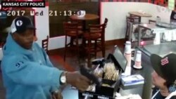NO COMMENT: Քանզաս Սիթիում գողության ժամանակ՝ ռեստորանի աշխատակիցը բնավ էլ չեր վախեցել ատրճանակից