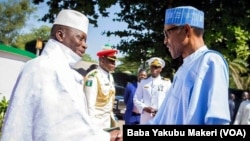 Shugaban Gambia Yahya Jammeh da Shugaban Najeriya Muhammad Buhari a ganawar kawo sulhu a kasar