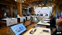 Vista general de la reunión plenaria de jefes de Estado durante la XXVII Cumbre Iberoamericana en Soldeu en Andorra, el 21 de abril de 2021.