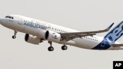 Pesawat A320neos produksi Airbus (foto: ilustrasi). 