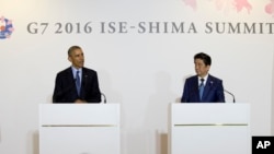 Le président américain Barack Obama et le Premier ministre japonais Shinzo Abe parler s'adresse à la presse à Ise-Shima, Japon, mercredi 25 mai 2016.