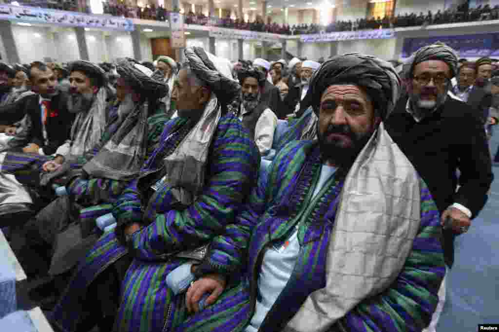 Members attend the Loya Jirga in Kabul, Nov. 21, 2013. 