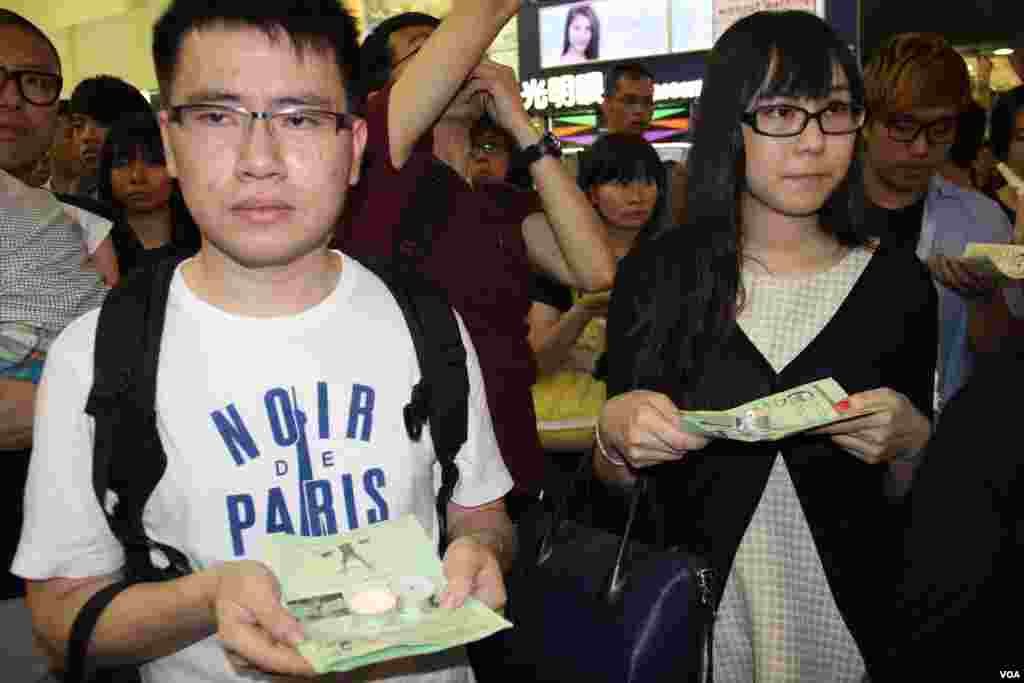 香港多个团体在旺角举办悼念李旺阳“被自杀”一周年（美国之音海彦拍摄）