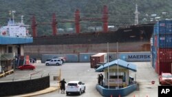 대북 제재 위반 혐의로 미국 정부가 압류한 북한 화물선 '와이즈 어네스트'호가 11일 미국령 사모아 수도 파고파고항에 정박해 있다.