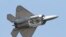F-22 в полёте с раскрытым отсеком для вооружения. Такие самолёты были применены ВВС США для уничтожения китайского аэростата-шпиона и неопознанного объекта над Аляской. Архивное фото