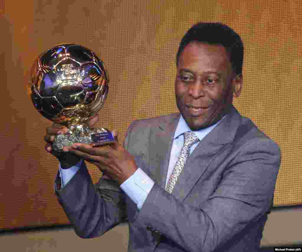 Pelé recebe o prémio Honorário da FIFA na Gala Bola de Ouro 2013, Zurique, Suíça. Jan 13, 2014