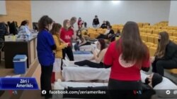 Të rinjtë dhurojnë gjak për fëmijët talasemikë