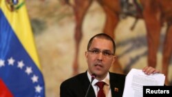 El canciller del Gobierno en disputa de Venezuela, Jorge Arreaza, se reunió en Irán con el presidente Hassan Rouhani y otras altas figuras del gobierno.