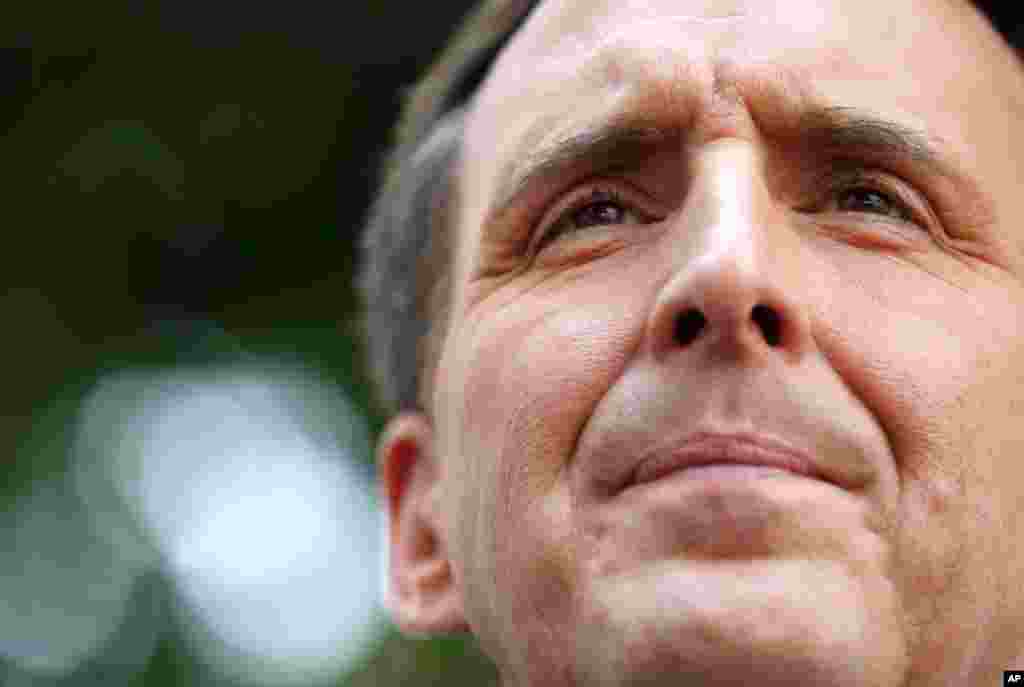 蒂姆.波伦蒂，曾任两届明尼苏达州州长。在全美范围知名度不高，但他希望把自己打造为替代领先者罗姆尼的最佳人选。2011年8月，波伦蒂在爱奥华州非正式的投票中战绩不佳，黯然宣布退出选战。