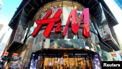Toko fesyen H&M di Times Square, Manhattan, New York, AS. (Foto: dok). 