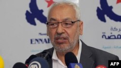 Rached Ghannouchi fait l'objet depuis juin d'une enquête pour des soupçons de corruption et blanchiment d'argent liés à des transferts depuis l'étranger vers l'organisation caritative Namaa Tunisie, affiliée à Ennahdha.