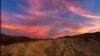 La puesta del Sol en Death Valley, California, donde se ha registrado el récord de temperatura más alta del mundo con 56 grados Celsius en 1913.