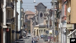 Una iglesia ha quedado semidestruida en Mirandola, en el norte de Italia tras el temblor de este martes 29 de mayo.