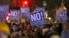 အမေရိကန်သမ္မတသစ် ကျမ်းကျိမ်ပွဲနဲ့ ကမ္ဘာတဝန်း ဆန္ဒပြလှုပ်ရှားမှုများ