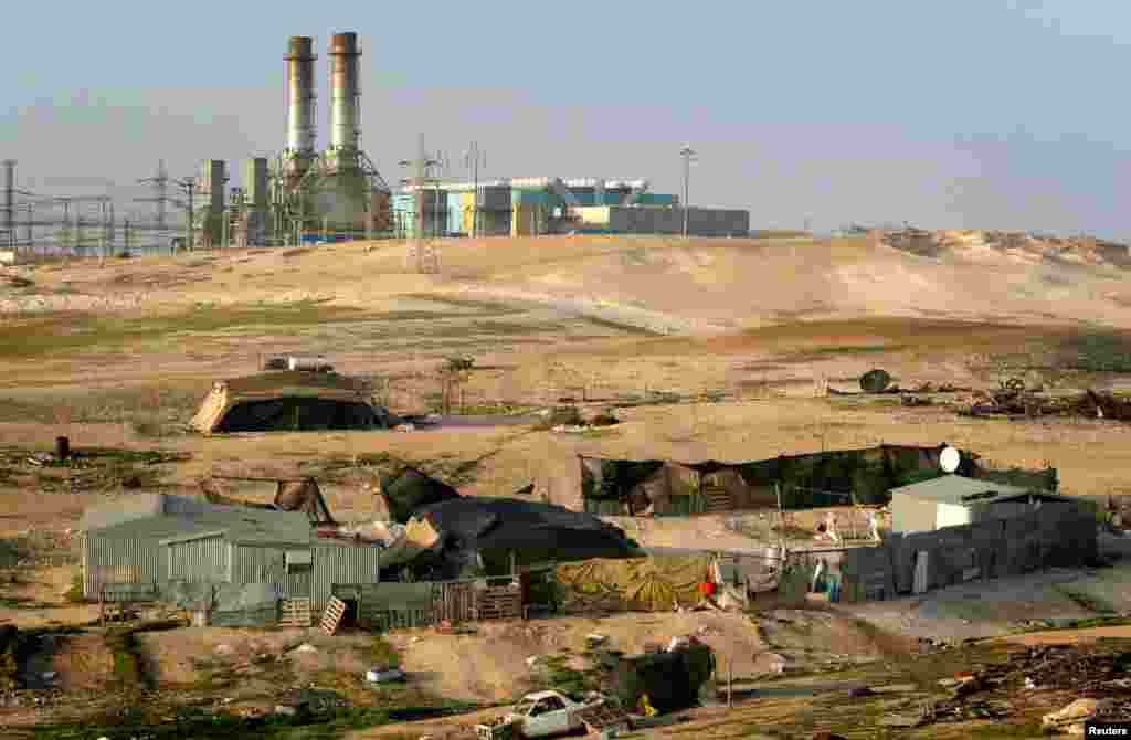 A general view of an unauthorized Bedouin village in the northern Negev Desert March 23, 2006. 