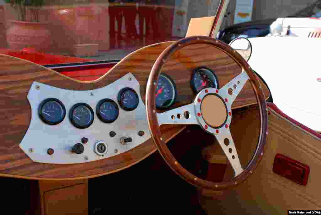 مجموعی طور پر تین درجن سے زائد تاریخی گاڑیاں اس ایونٹ میں شامل تھیں۔