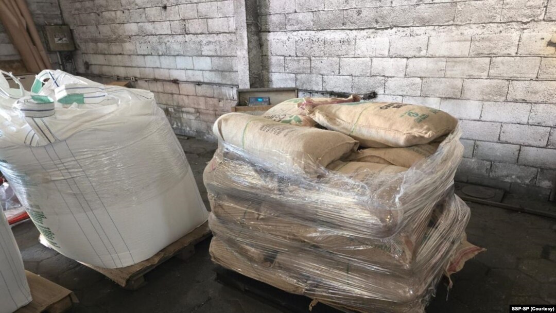 Brezilya’nın Sao Paulo şehrinde Türkiye’ye gönderilmek istenen bir kahve konteyneri içinde yaklaşık 10,5 milyon dolar değerinde 792 kilogram kokain ele geçirildi. 