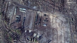 Uydu görüntüleri Ukrayna sınırında konuşlandırılan Rus askerleri malzemelerini gösteriyor.