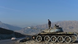 افغانستان کے مختلف مقامات پر سویت یونین کے زیر استعمال ٹینک اور توپ خانے موجود ہیں۔