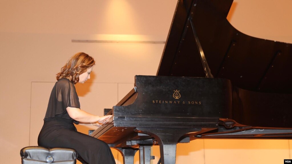 Pianistja Merzana Kostreci sjell në Uashington recitalin “Ndjesi pranverore”