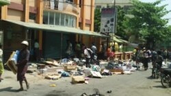 缅甸密铁拉镇发生骚乱和哄抢(2)